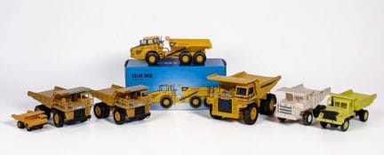 * OBRAS PÚBLICAS: Lote de 7 vehículos en miniatura