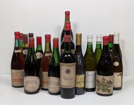 Lote de 20 botellas de vinos variados, entre los q