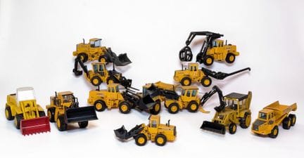 * OBRAS PÚBLICAS: Lote de 12 vehículos en miniatur