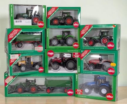 * LAVORI AGRICOLI: Set di 10 veicoli in miniatura 