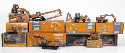 * OBRAS PÚBLICAS: Lote de 10 vehículos en miniatur