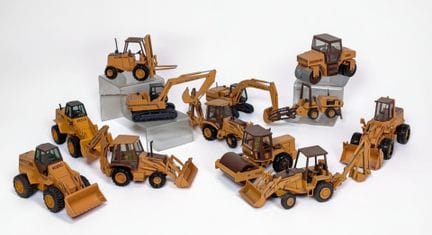 * OBRAS PÚBLICAS: Lote de 12 vehículos en miniatur