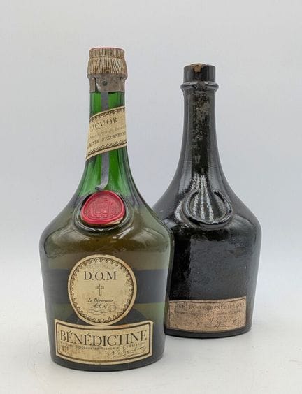 套装：1瓶正宗本笃会利口酒（酒液较少）+ 1瓶本笃会利口酒D.O.M.（标签有污渍）