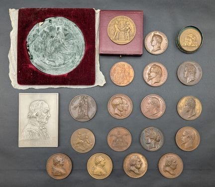 Collezione di 19 medaglie da tavolo commemorative,