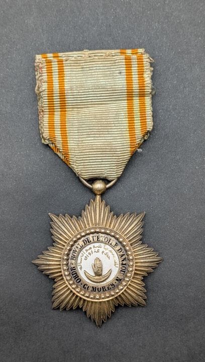 COMORE. Distintivo di cavaliere dell'Ordine Reale 