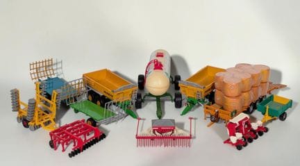 * LAVORI AGRICOLI: Set di circa 8 elementi in mini