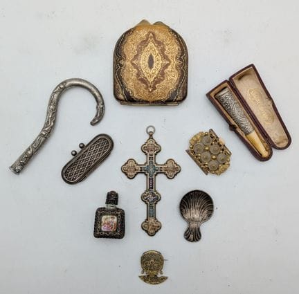 A small collection of 19th-century display items, 