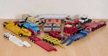 * Set di 10 modellini di veicoli, scala HO 1:87
- 