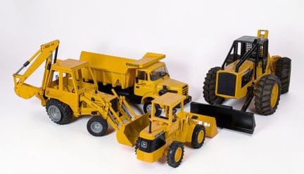 * OBRAS PÚBLICAS: Lote de 4 vehículos en miniatura