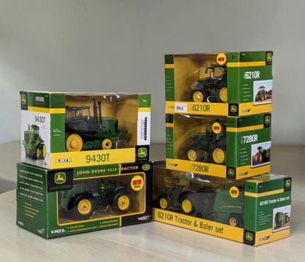 * LAVORI AGRICOLI: Set di 5 trattori in miniatura 