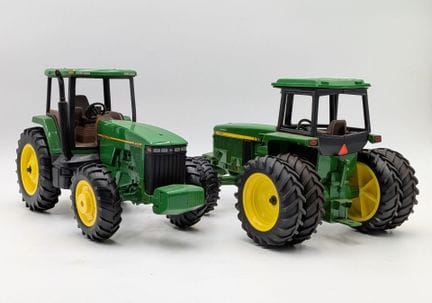 * TRABAJOS AGRÍCOLAS: Lote de 2 tractores en minia