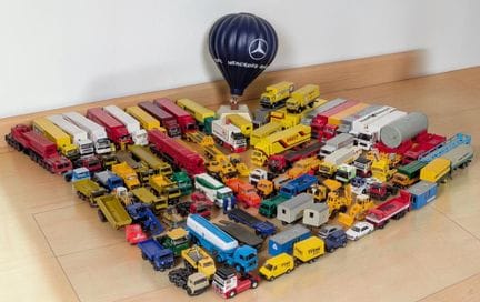 * Lotto di circa 80 modellini di veicoli, scala HO