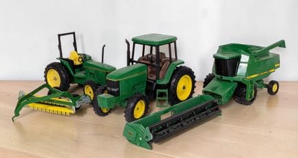 * TRABAJOS AGRÍCOLAS: Lote de 3 vehículos en minia