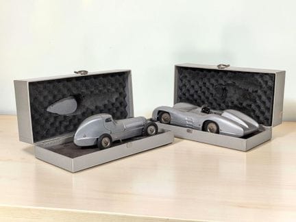* Lot de 2 voitures miniatures MARKLIN, échelle 1: