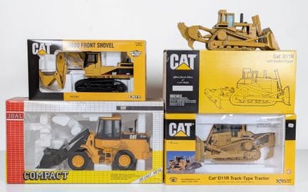 * OBRAS PÚBLICAS: Lote de 4 vehículos en miniatura