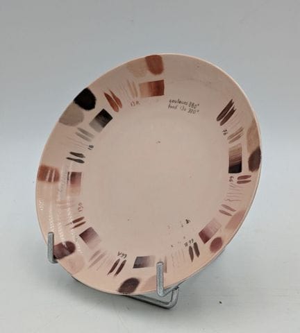 SEVRES. Ciotolina per prove di colore su fondo ros