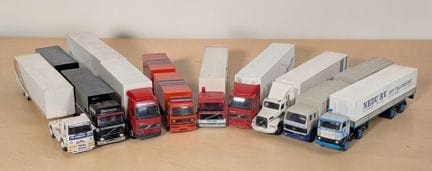 * Set di 9 semirimorchi in miniatura, scala HO 1:8