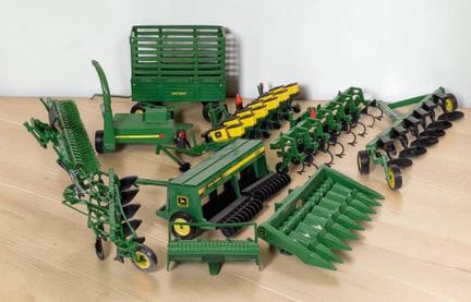 * TRABAJOS AGRÍCOLAS: Lote de 9 piezas en miniatur