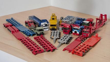 * Set di 10 modellini di veicoli, scala HO 1:87
- 