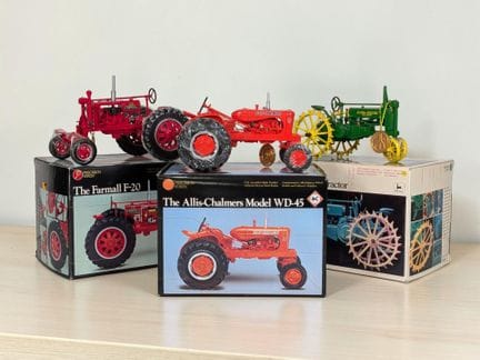 * TRAVAUX AGRICOLES : Lot de 3 véhicules miniature