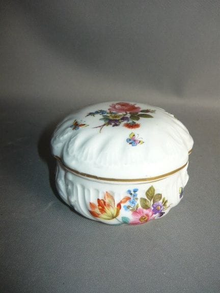 Lidded jar. Herend, Hungary. Polychrome floral des