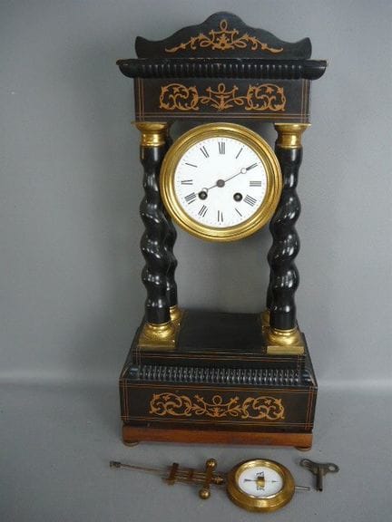 Historicist portal clock. Untested and without war