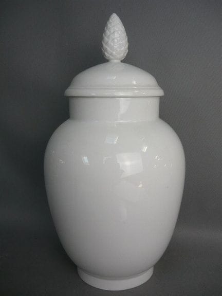 Lidded urn. Meissen (Schwerter), 1969 commemorativ