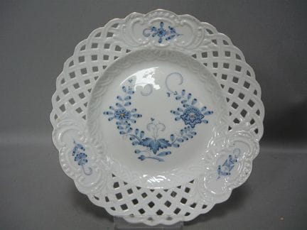 Decorative plate with a wide openwork rim. Meissen