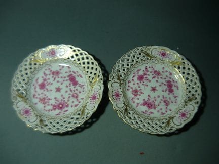 Meissen. Indian Purple. Pair of fine ceremonial pl