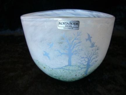 Kjell Engmann for Kosta Boda. Table bowl with a de