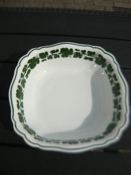 Meissen (Schwerter). Vine leaves.  Large square bo