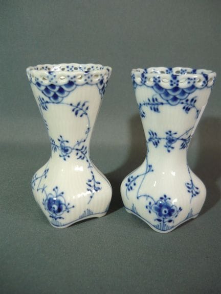 Royal Copenhagen Musselmalet Vollspitze. Pair of t