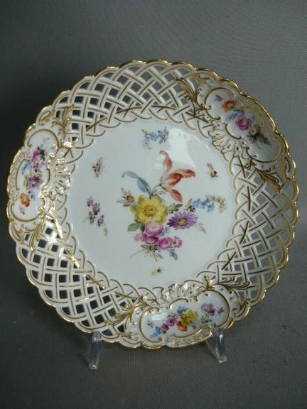 Round openwork bowl. Meissen (Schwerter). Neubrand
