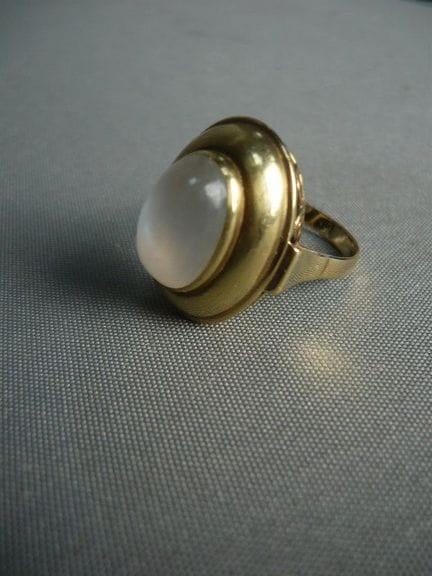 Vintage ring with moonstone. 585GG. Inner diameter