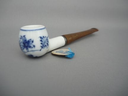 Royal Copenhagen Musselmalet. Pipe. Unused. L. 14 