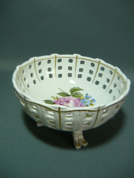 Plauen Porcelain Manufactory. Exclusive foot bowl 