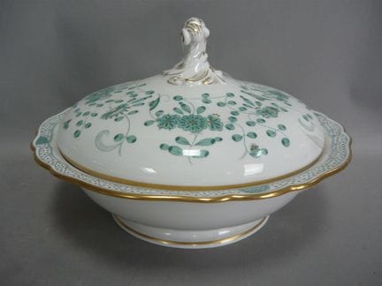 Large round bowl with lid. Meissen. Mark after 193