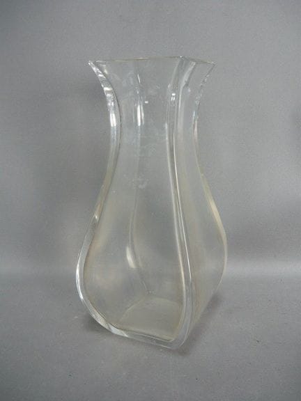 Large square vase. Baccarat, France. Crystal. Inte