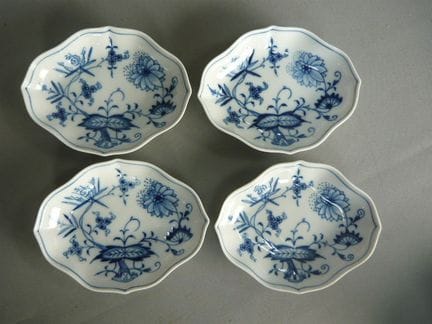Four bowls. Meissen (Schwerter). Mark after 1934. 