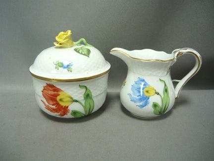 Sugar bowl with lid and milk pourer. Herend, Hunga