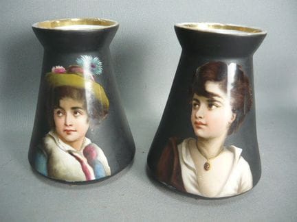 Pair of vases. Wallendorf, Thuringia. 19th century