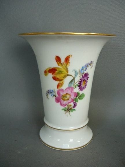 Funnel-shaped vase with a flower, No. 4. Meissen (