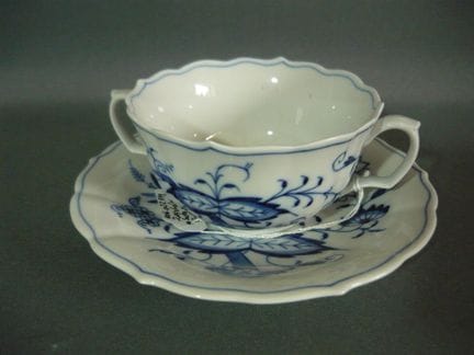 Meissen (Schwerter). Onion pattern. Soup cup.  Fir