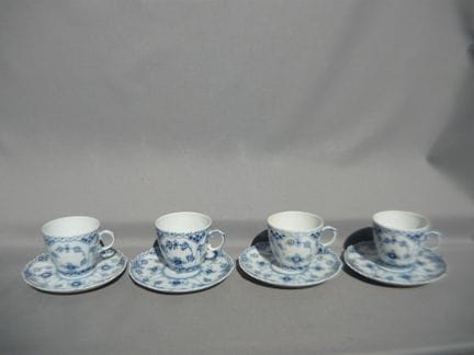 Royal Copenhagen Musselmalet Vollspitze. 4 coffee 