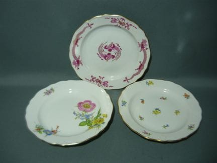Meissen (Schwerter). 3 different flat plates. Firs
