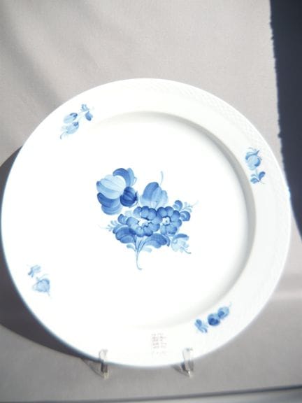 皇家哥本哈根“蓝花”系列。XXL圆形餐盘。#8013。一级品。直径35厘米。PCL