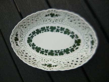 Meissen (Schwerter). Vine leaves.  Decorative bowl