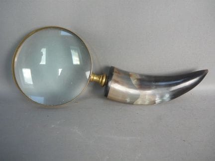 Large reading magnifier with horn handle. 20th cen