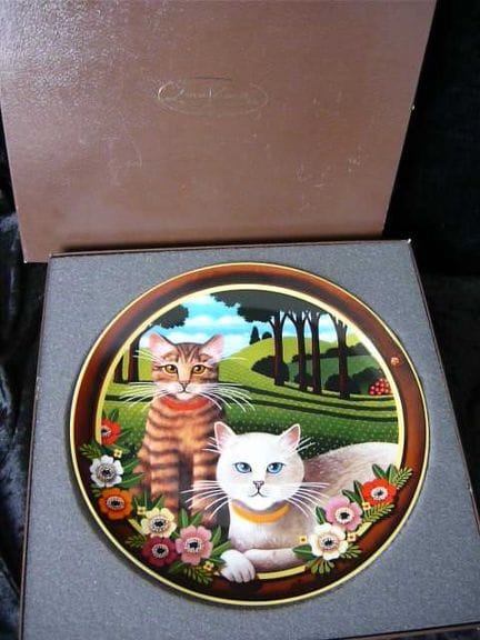 Anna Perenna. Large wall plate with two cats. 25 c