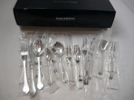 Robbe &amp; Berking。11件装餐具套装。不锈钢。全新。附R&amp;B纸盒。SIL